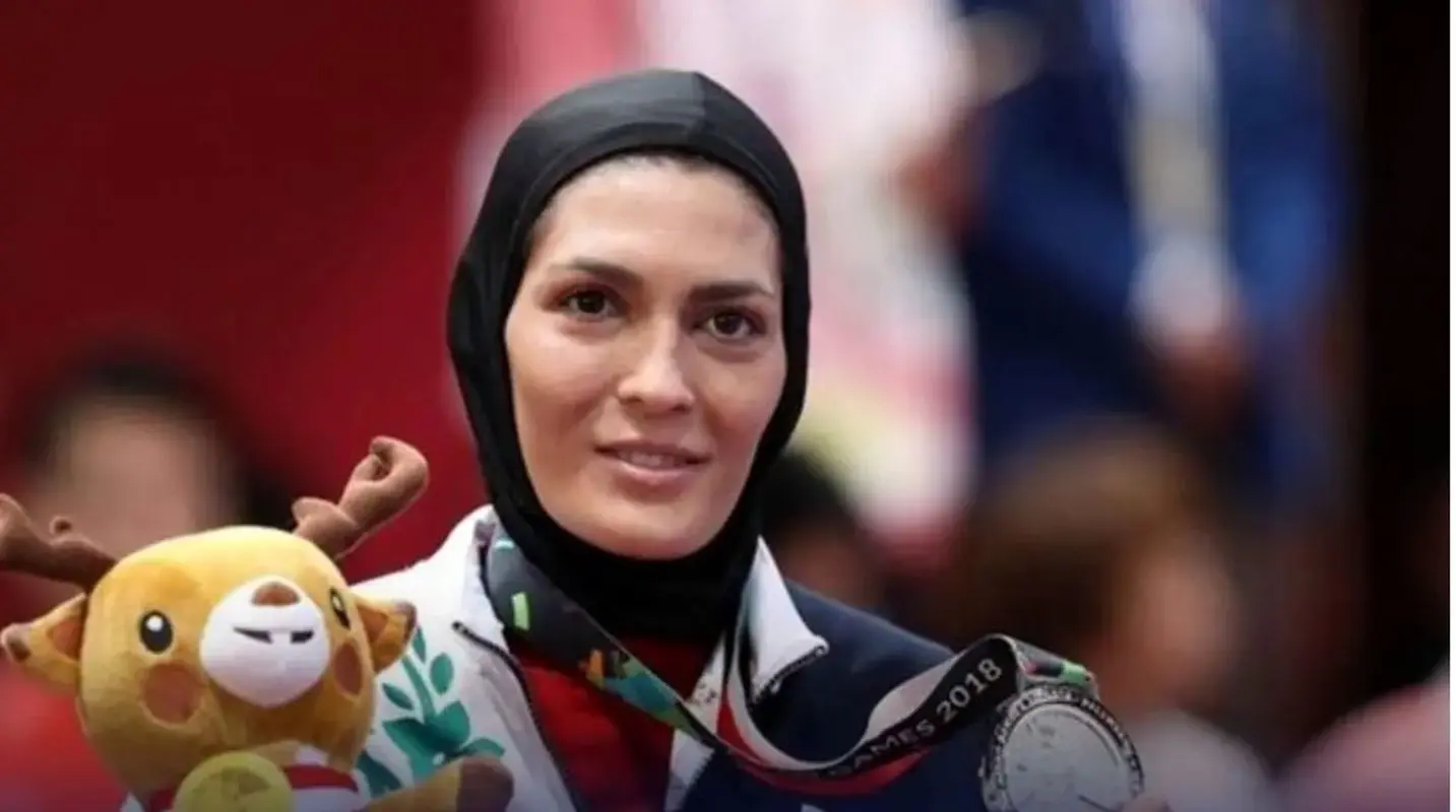 «فیلم گفتگوی الهه منصوریان: مرد باید جنم کار کردن و پول درآوردن داشته باشد!»