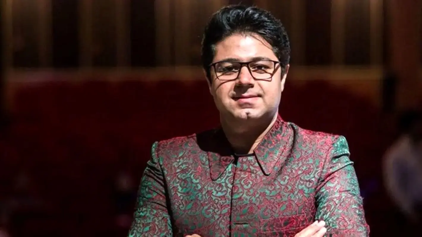 از کودکی پدر تا امروز؛ شباهت عجیب دختر خواننده معروف شوکه تان می کند+ عکس ها 