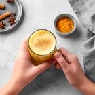 قهوه زردچوبه چه خواص و طرز تهیه‌ای دارد؟