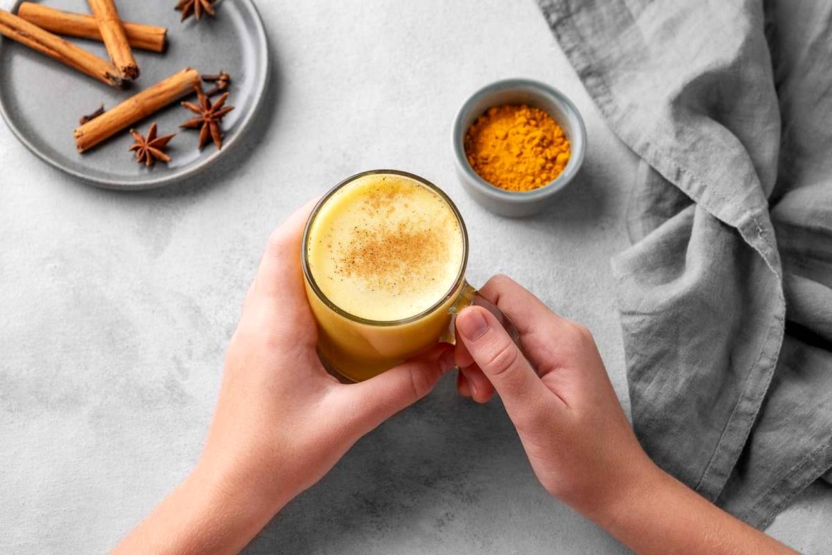 قهوه زردچوبه چه خواص و طرز تهیه‌ای دارد؟