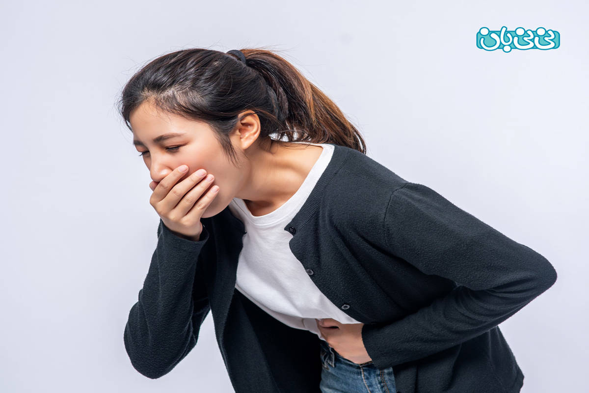 10 علت شایع حالت تهوع و استفراغ _ چرا حالت تهوع دارم اما استفراغ نمی‌کنم؟