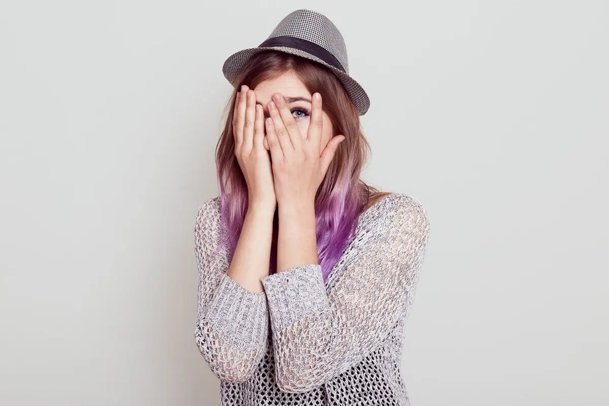 خجالتی هستید؟ این 5 روش موثر مقابله با کم رویی را بخوانید