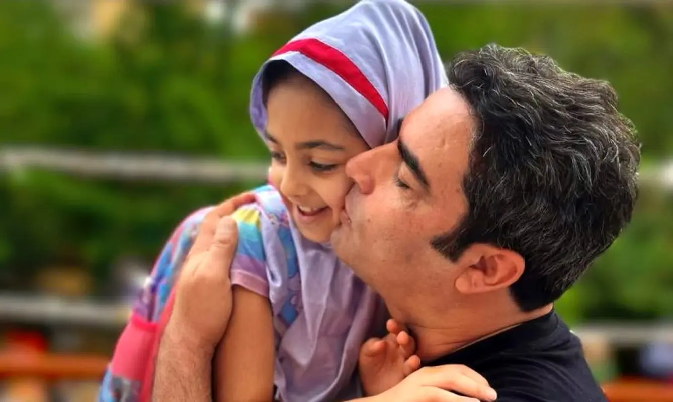 خانه لوکس منوچهر هادی؛ مبلمان شیک، پرده‌های مجلل و سبک زندگی سلطنتی!