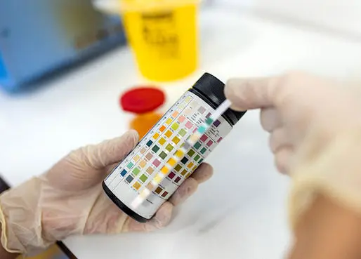 دفع پروتئین در بارداری: علل، عوارض و روش‌های درمان