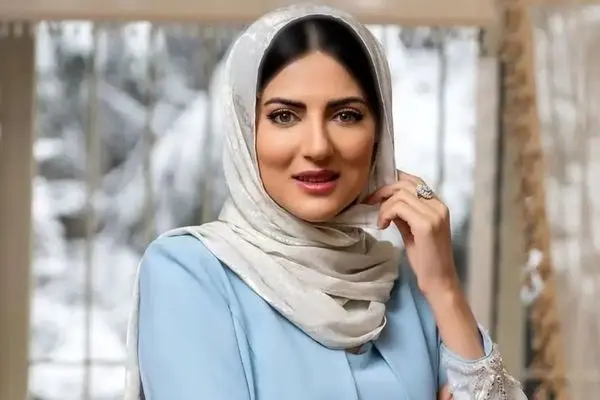 چیدمان عروس‌پسند آپارتمان هلیا امامی؛ از ناهارخوری کلاسیک تا پذیرایی نورگیر + ویدیو