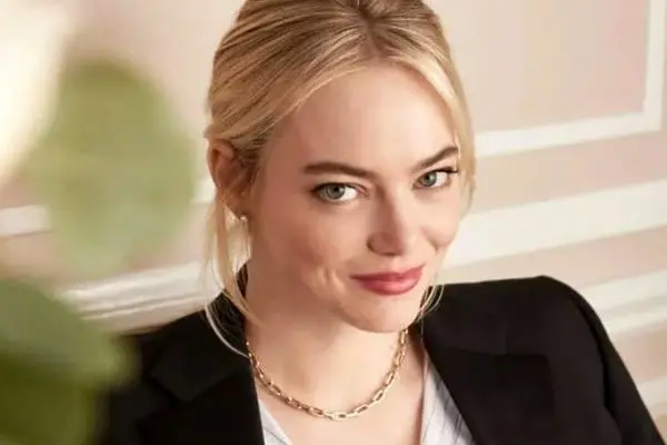 زیباترین زن جهان را قبل از عمل های زیبایی اش ببینید! (عکس)