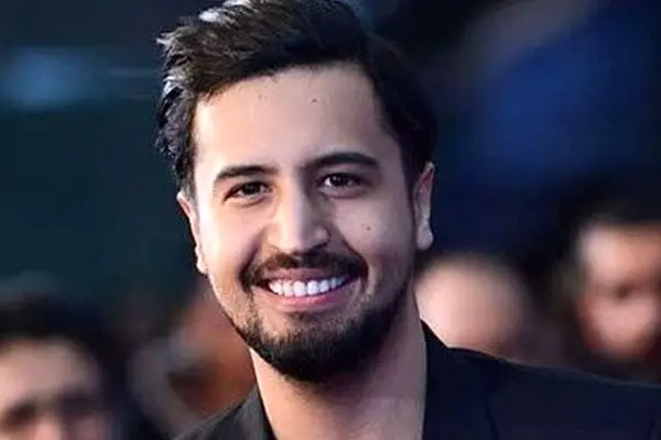 تصاویر دیده نشده از مهرداد صدیقیان در کودکی؛ اعترافی درباره مادرش!