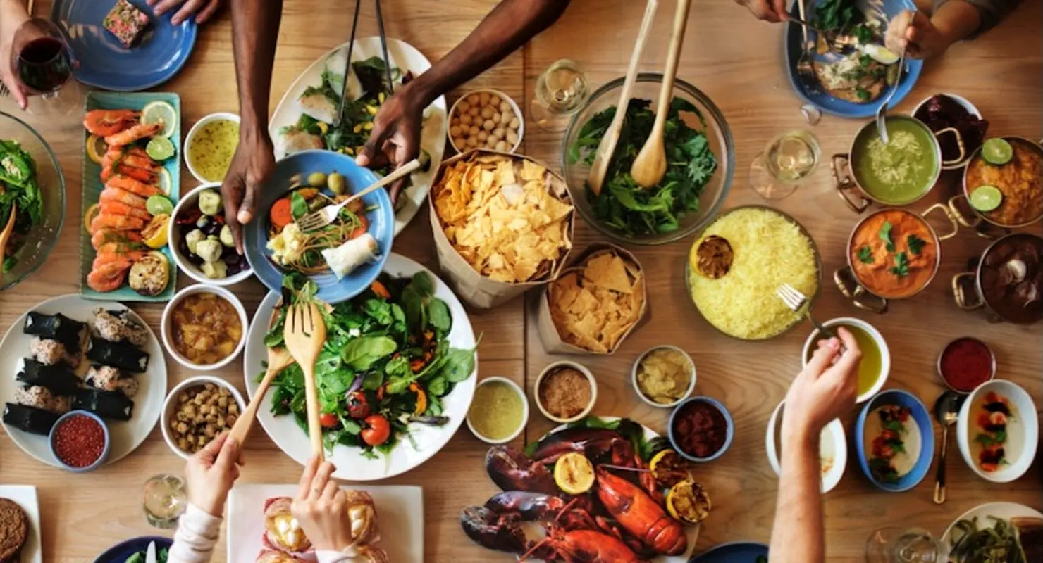 در مهمانی‌ها به هر خوراکی و نوشیدنی اعتماد نکنید/ یک قاتل خاموش در کمین است