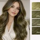 بهترین و ترندترین ترکیب رنگ موی زیتونی؛ انتخابی خاص برای چهره‌های امروزی