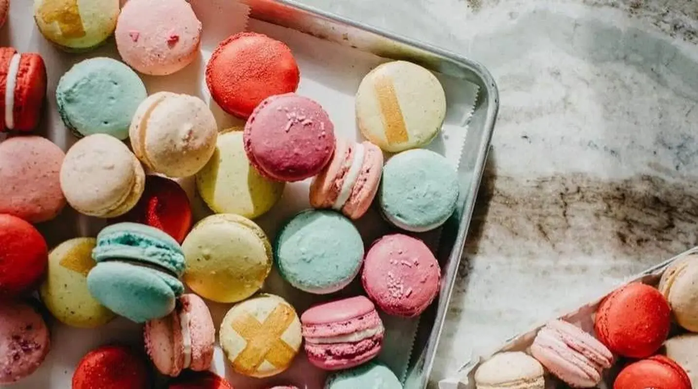طرز تهیه شیرینی ماکارون در خانه