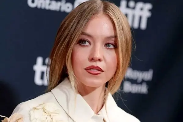 زیبایی شناسی چهره سیدنی سوئینی / جذابیت چند لایه سوپراستار پرحاشیه