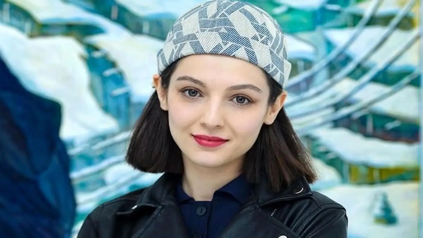 جذابترین عکس ها از استایل خانومانه مهسا حجازی در خیابان تهران / باوقار و متین !