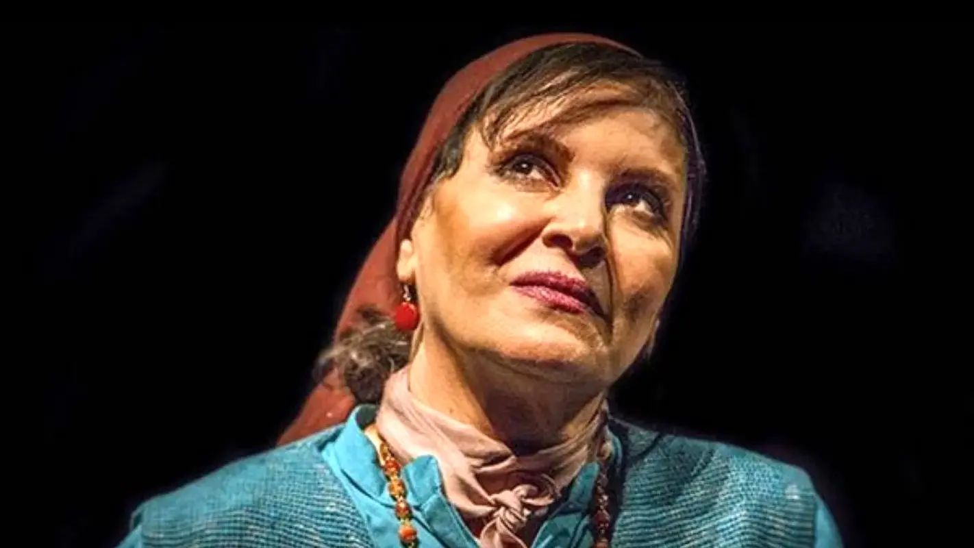 گلچهره آنام با لباس عروسی خبرساز شد/ ارتباط عجیب با رضا بابک!