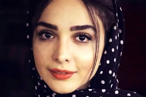 3 استایل پاییزی المیرا دهقانی برای خانم‌های جوان با مدل‌های مانتوی شیک