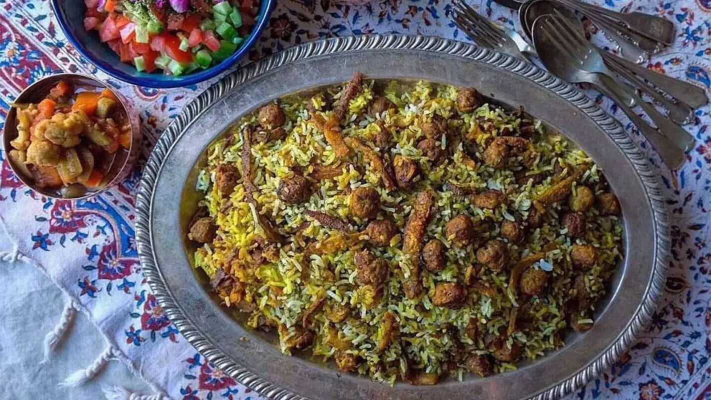 کلم پلوی شیرازی چه ادویه‌هایی نیاز دارد؟