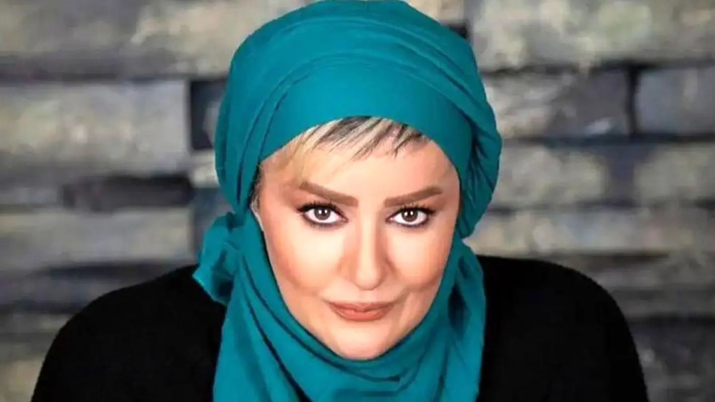 عکس جدید نعیمه نظام‌دوست با اکسسوری‌های طلایی که شبیه بازیگران هالیوود شده!