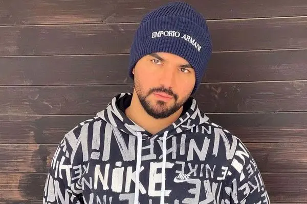 اولین عکس از مادر خیلی خوشتیپ سینا مهراد /  بی شباهت به پسرش !