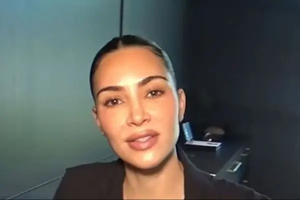 اشک کیم کارداشیان برای چه درآمد؟ (عکس)