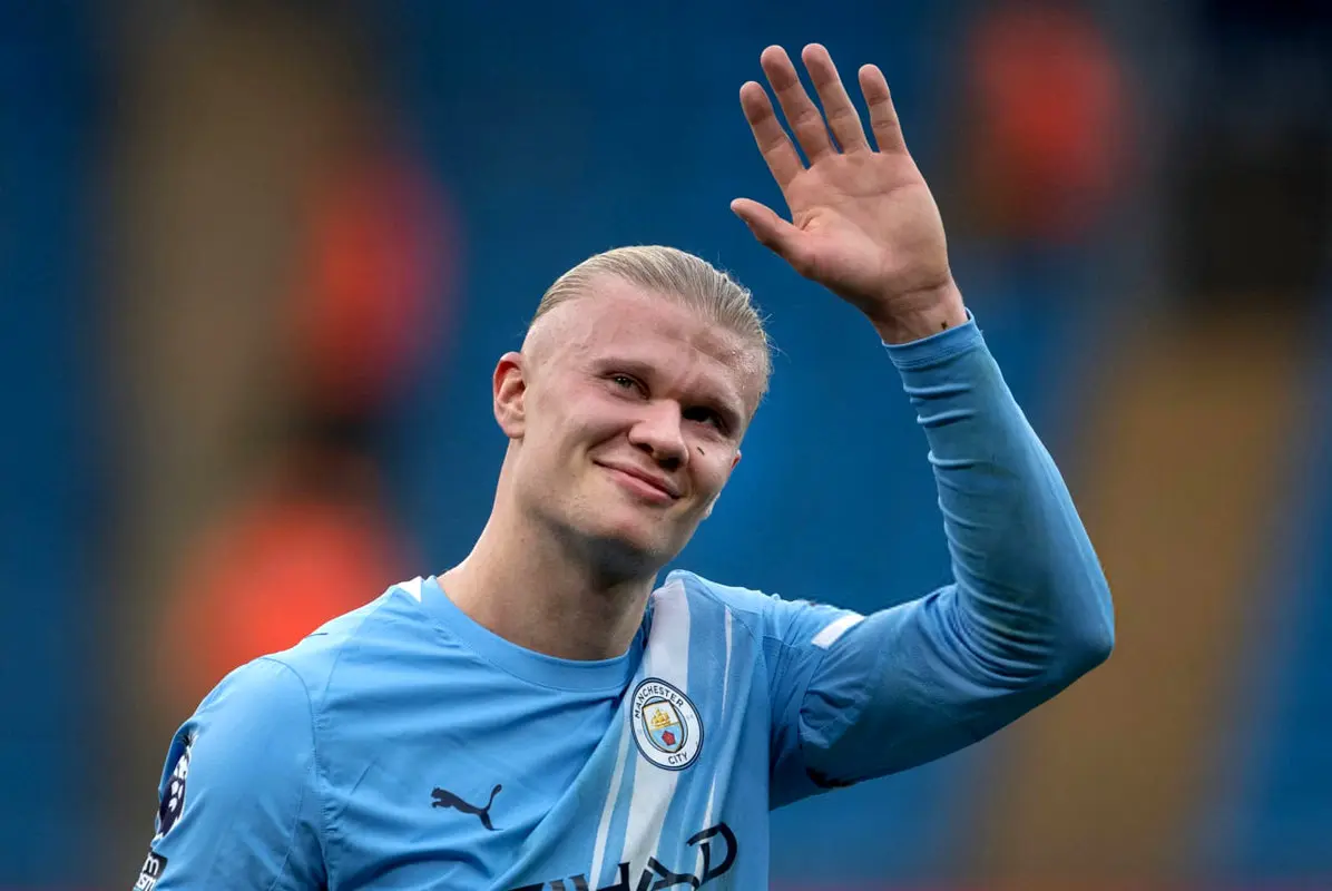 تیپ به ظاهر ساده این ستاره فوتبالیست چقدر می ارزد؟ / قیمت سرسام آور یک کلاه(عکس)