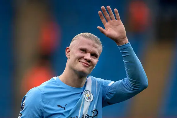 تیپ به ظاهر ساده این ستاره فوتبالیست چقدر می ارزد؟ / قیمت سرسام آور یک کلاه(عکس)