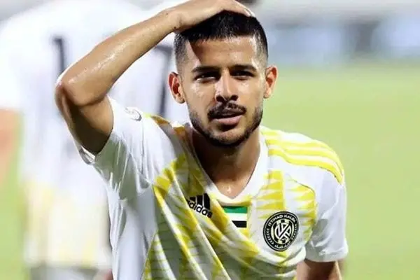 اولین عکس ستاره فوتبال ایران با پسر تازه متولد شده اش با لباس عربی (عکس)