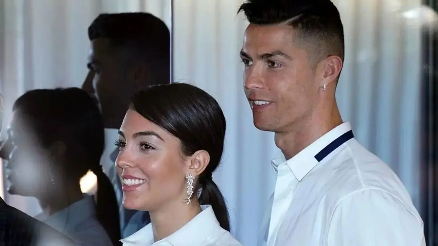 عکس روز؛ استایل زمستانی رونالدو و بانو!