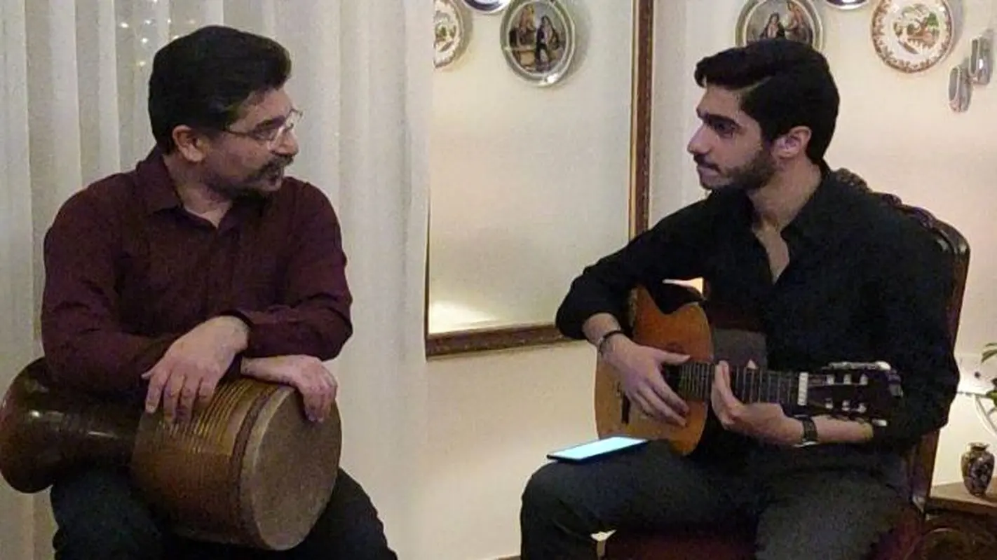 نگاهی به کلکسیون آلات موسیقی امیرحسین مدرس؛ هنری‌ترین منزل با دکوراسیون جذاب