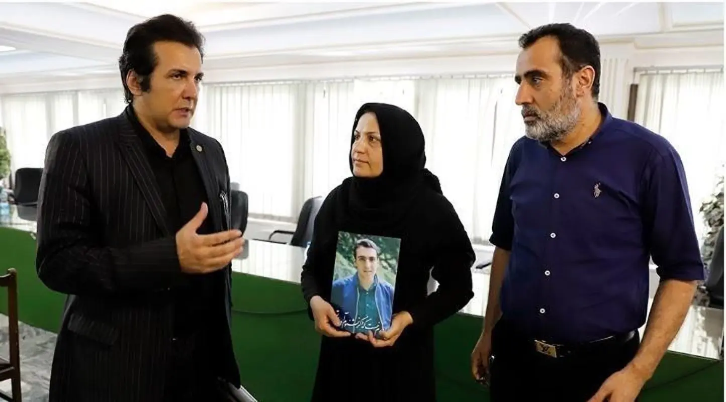 صورت ورم دار حسام نواب صفوی سوژه شد (عکس)