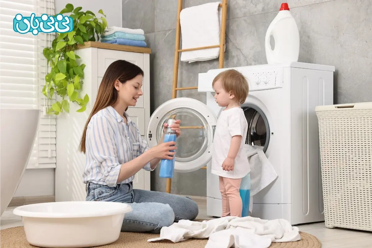 شستن لباس نوزاد | راهنمای کامل شست‌وشو با دست و ماشین لباسشویی