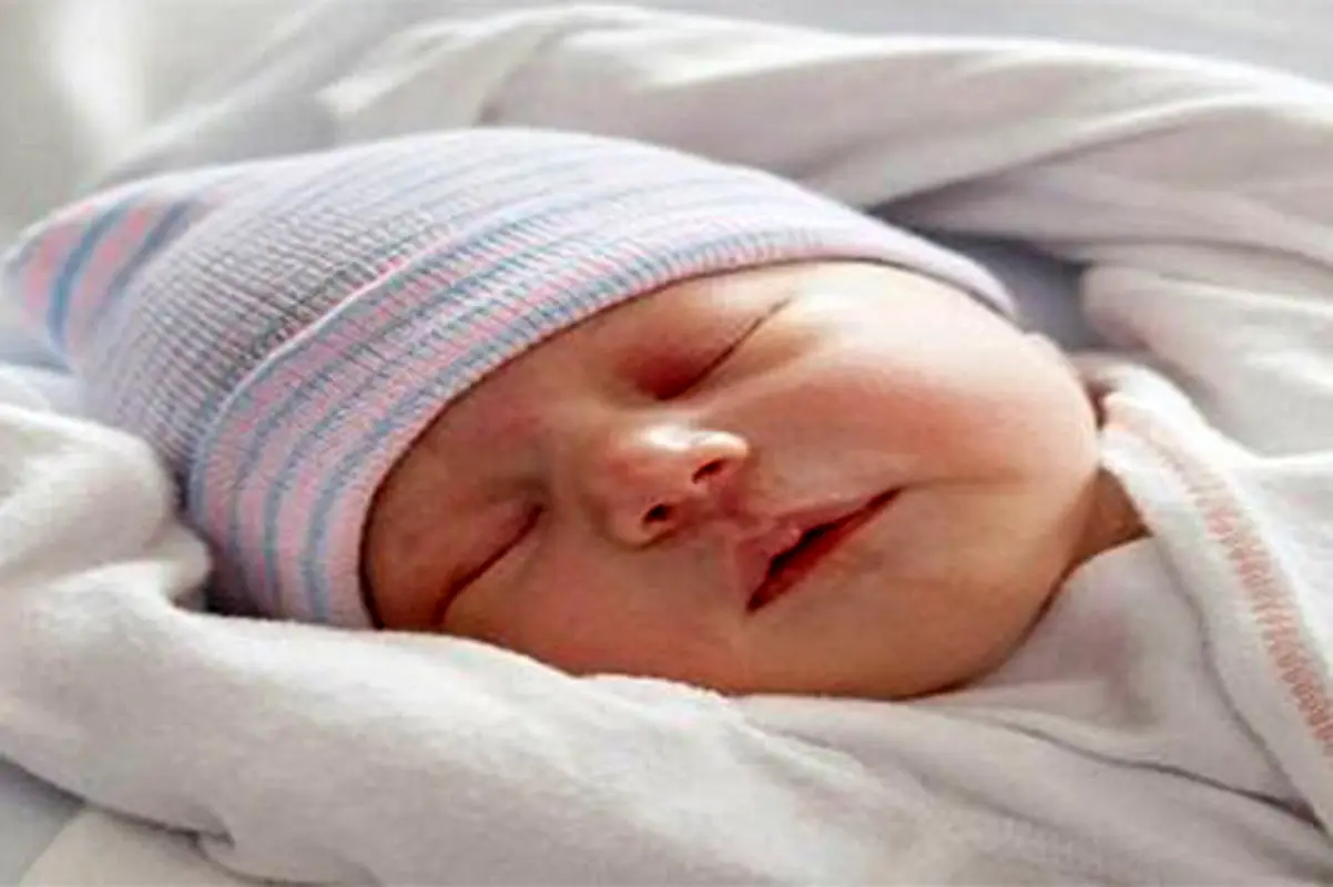 عامل مهمِ تقویت پیوند عاطفی بین مادر و نوزاد