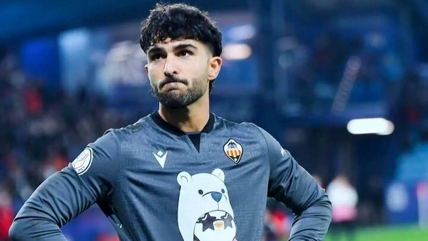 نگار و امیر عابدزاده در کنار هم / فرزندان عقاب تهران گردی می کنند (عکس)