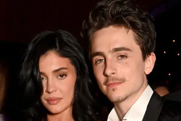 کایلی جنر و تیموتی شالامه با هم آشتی کردند و هماهنگ لباس پوشیدند! (عکس)