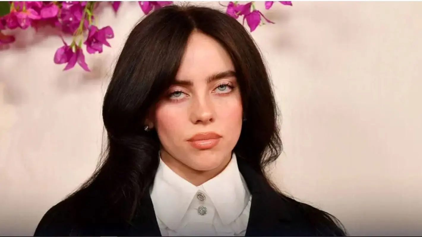 حمله عجیب و غریب بیلی آیلیش به ایلان ماسک بر سر چه بود؟