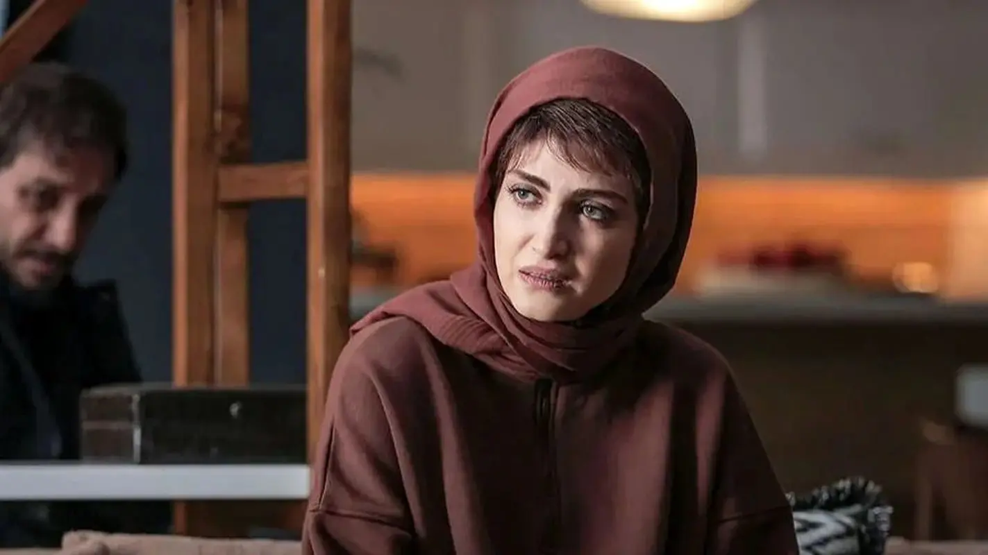 آیا الناز ملک قصد دارد با استایل شلخته خود توجهها را جلب کند؟