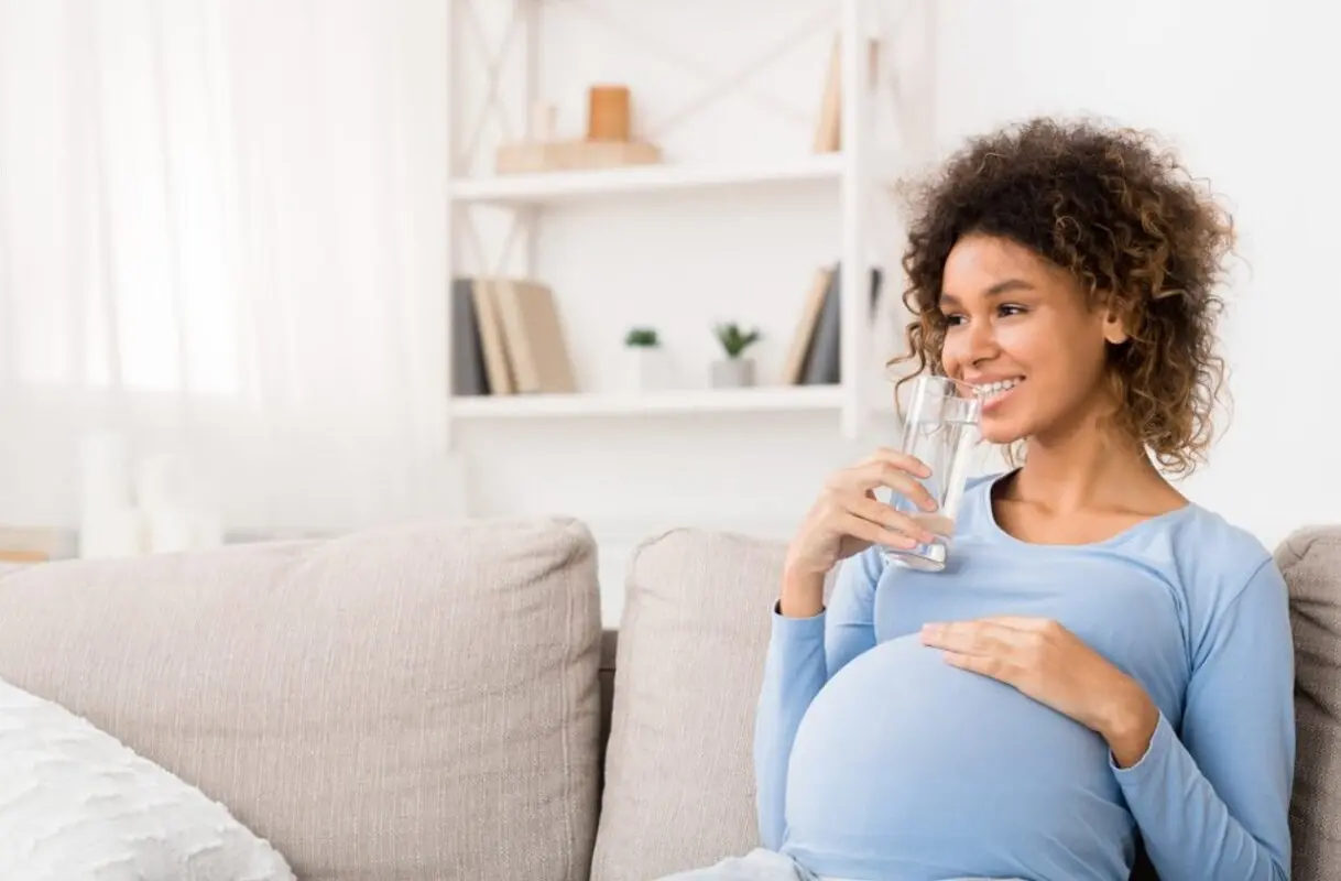 خطرات کم آب شدن بدن در بارداری