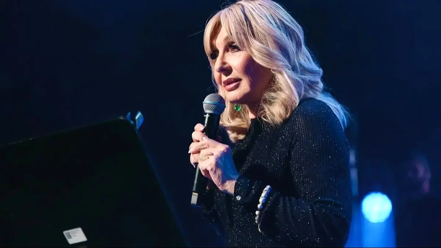 روایت جنجالی رئیس سابق صدا و سیما / گوگوش برای امام خمینی آواز خواند !!