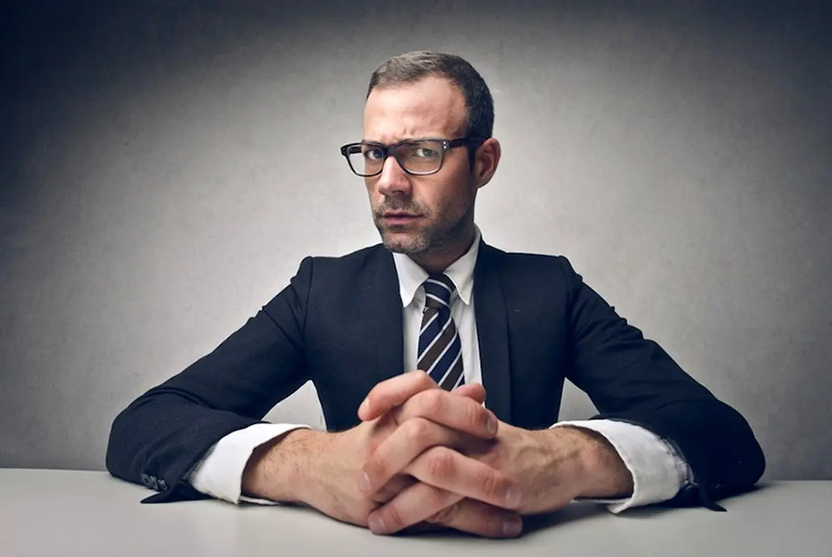 دروغگوها رو با این زبان بدن بشناس/زبان بدن افراد دروغگو