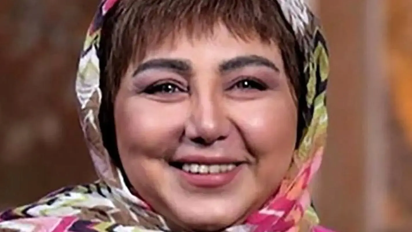 جلوه شگفت‌انگیز بهنوش بختیاری با تیپ یلدایی در برنامه شب یلدا