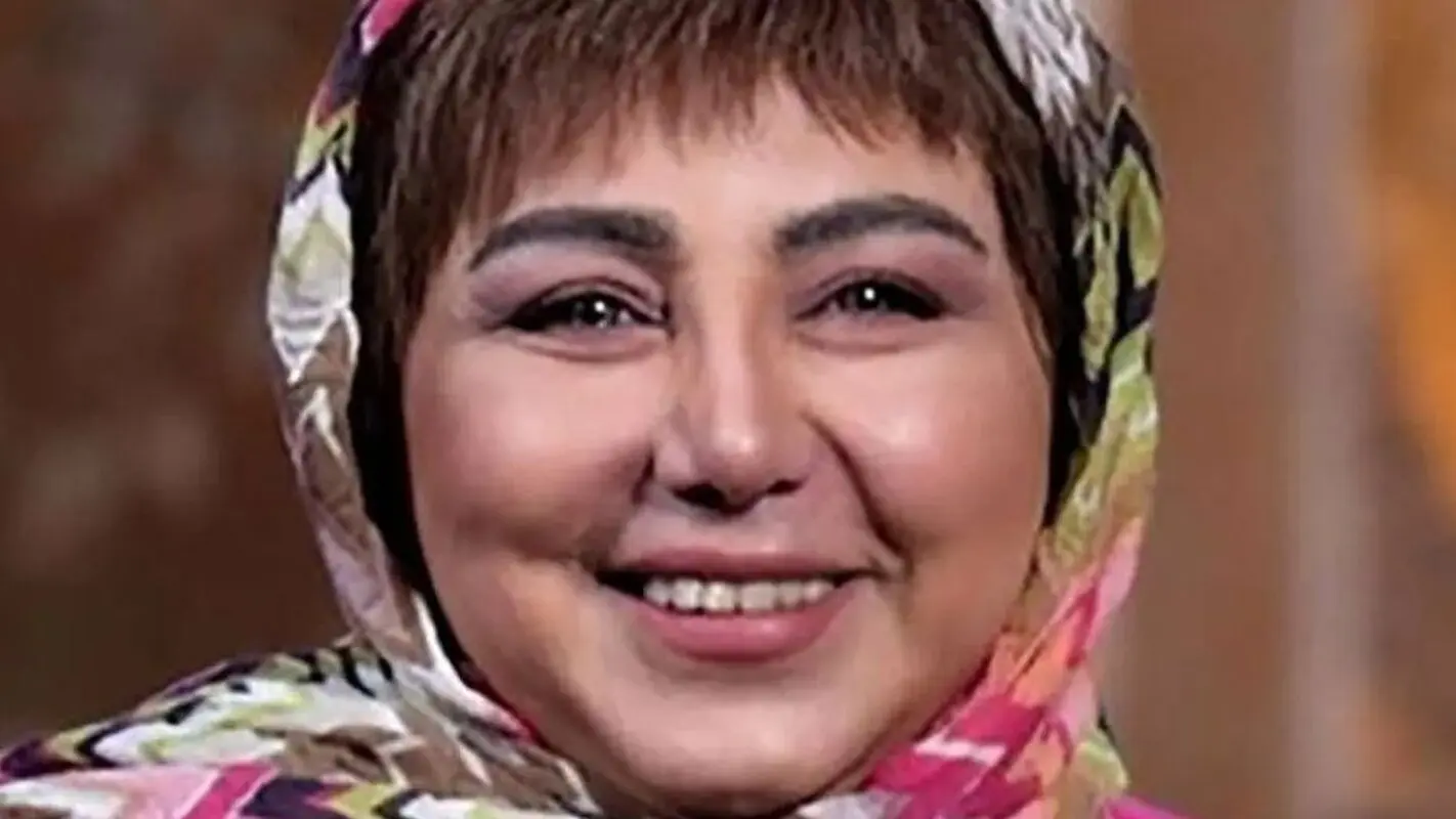 جلوه شگفت‌انگیز بهنوش بختیاری با تیپ یلدایی در برنامه شب یلدا