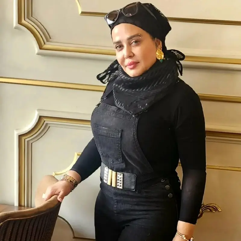 این عکس بهاره رهنما در فرودگاه با سرو وضع آشفته همه را شوکه کرد/ چه بر سر خانم بازیگر آمده است؟ + عکس