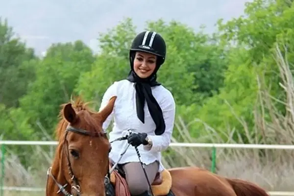 علاقه ی کودکی نفیسه روشن لو رفت/ از دعوای خواهر برادری تا زنداداشی+ عکس