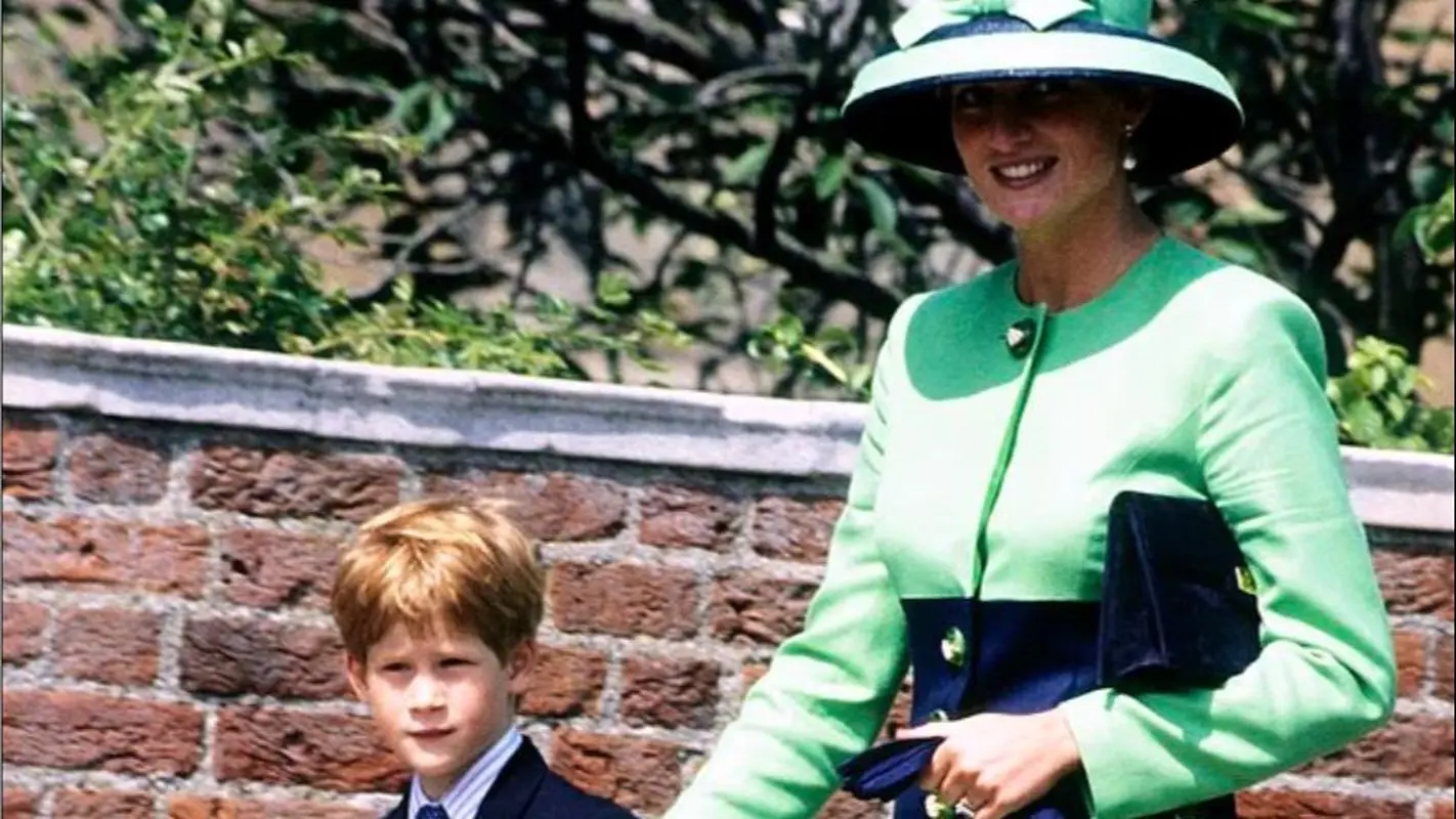 عکس قدیمی از پرنسس محبوب و پسرش که اکنون مطرود است