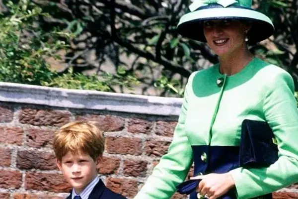 عکس قدیمی از پرنسس محبوب و پسرش که اکنون مطرود است