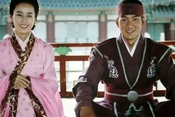 چهرۀ غیرقابل شناسایی «جومونگ» در نقش پیرمرد 70 ساله؛ تغییر بزرگ در آخرین سریالش +عکس