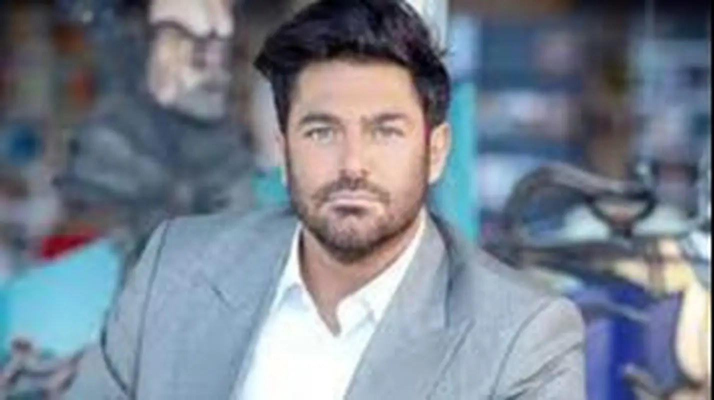 فخر فروشی محمدرضا گلزار با ماشین فوق میلیاردی اش / پز نیست سبک زندگیشه !