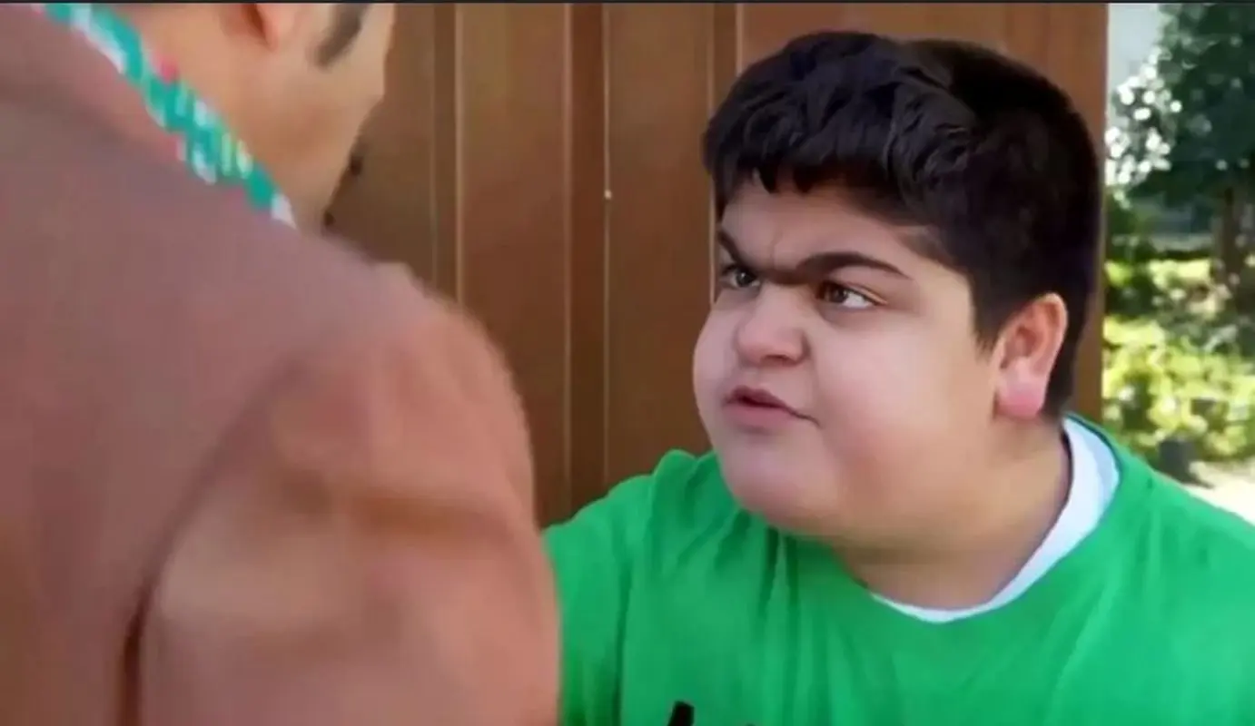 چرا عکس جدید بازیگر سریال پایتخت وایرال شد؟ (عکس)