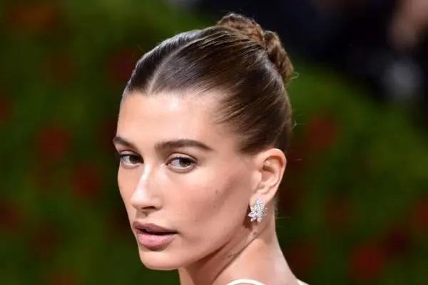 هیلی بیبر این آرایش ملو را ترند کرد! (عکس)