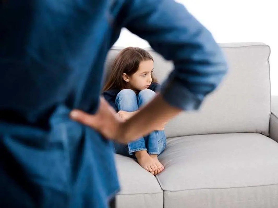 این 7 نشانه یعنی شما در کودکی محبت کافی دریافت نکرده اید