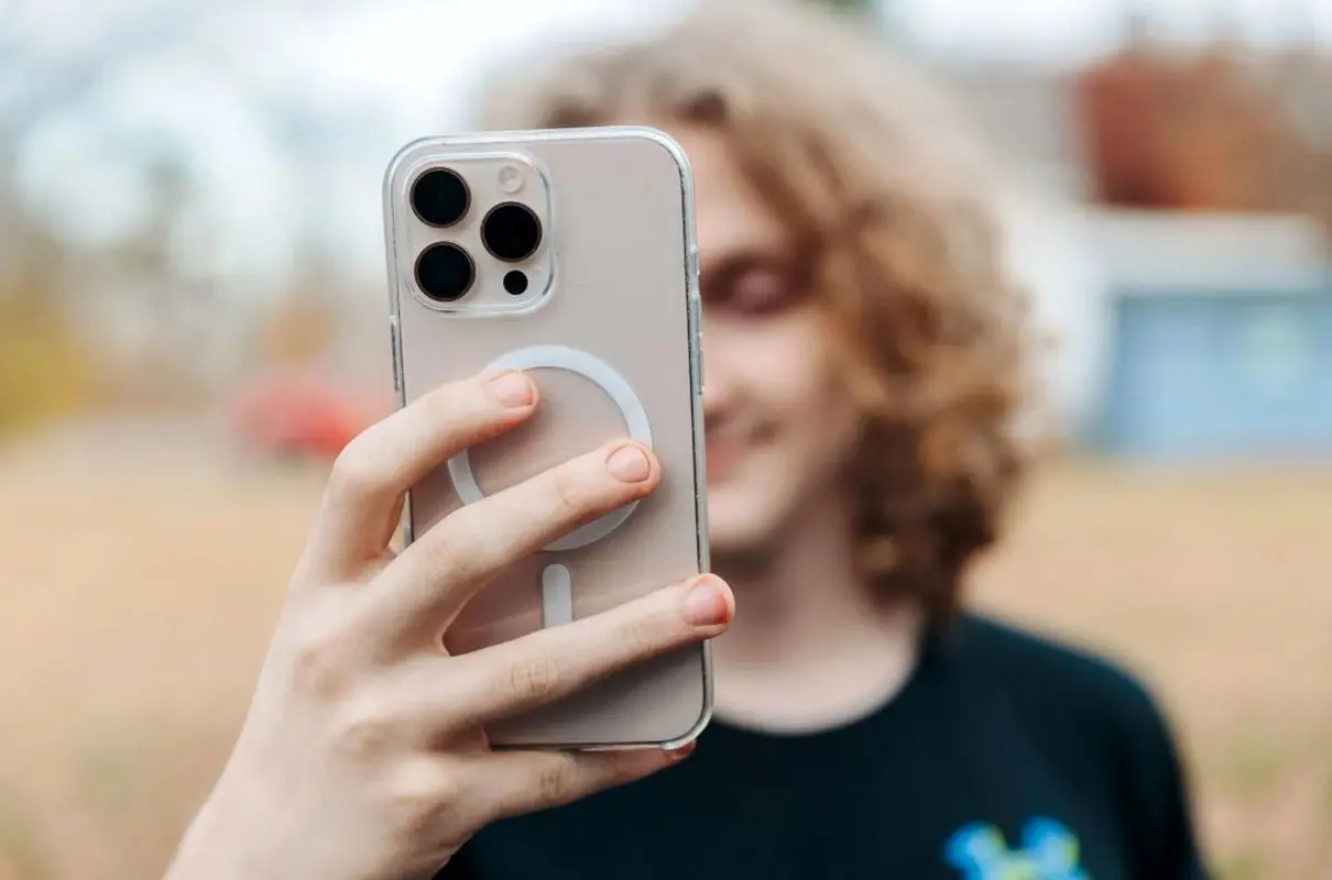 چرا اینفلوئنسرها می ترسند چهره واقعی خودشان را نشان بدهند؟ 