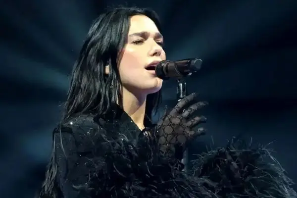 دوا لیپا و حلقه پرسروصدایی که سال 2025 دریافت کرد (عکس)